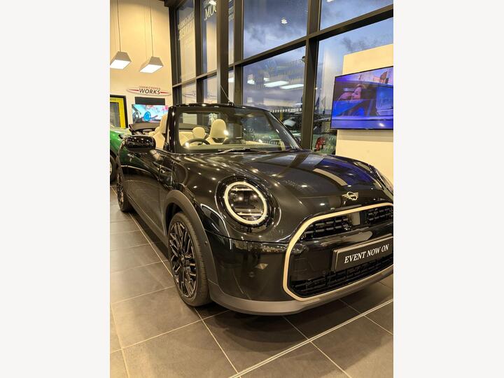 MINI Cooper Convertible 2.0C Exclusive Steptronic Euro 6 (s/s) 2dr