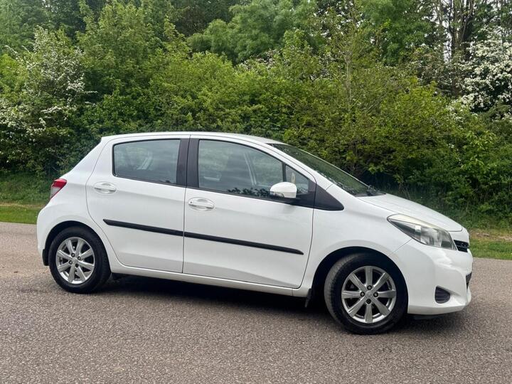 Toyota YARIS 1.33 Dual VVT-i TR Euro 5 5dr