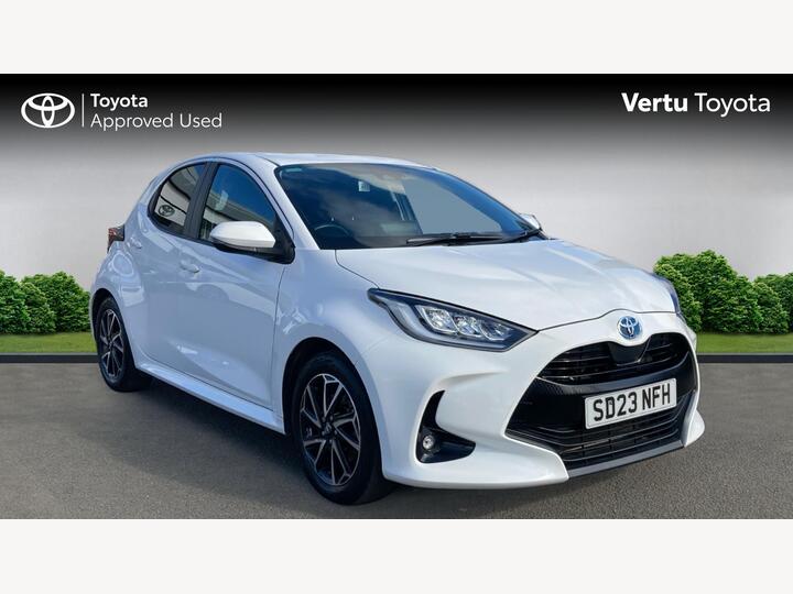 Toyota Yaris 1.5 VVT-h Design E-CVT Euro 6 (s/s) 5dr