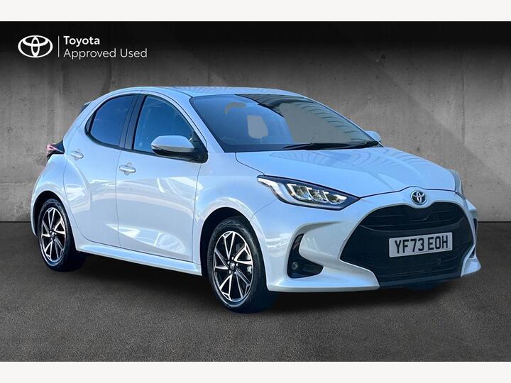 Toyota Yaris 1.5 VVT-h Design E-CVT Euro 6 (s/s) 5dr