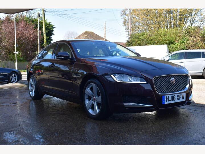 Jaguar XF 2.0d Portfolio Auto Euro 6 (s/s) 4dr