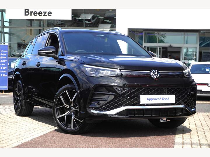 Volkswagen TIGUAN 1.5 ETSI MHEV R-Line DSG Euro 6 (s/s) 5dr Volkswagen TIGUAN 1.5 ETSI MHEV R-Line DSG Euro 6 (s/s) 5dr