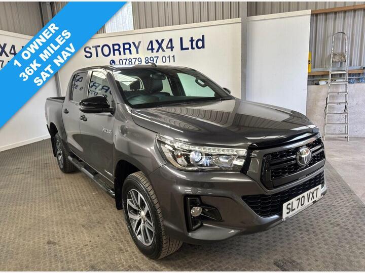Toyota HI-LUX 2.4 D-4D Invincible X 4WD Euro 6 (s/s) 4dr (TSS) Toyota HI-LUX 2.4 D-4D Invincible X 4WD Euro 6 (s/s) 4dr (TSS)