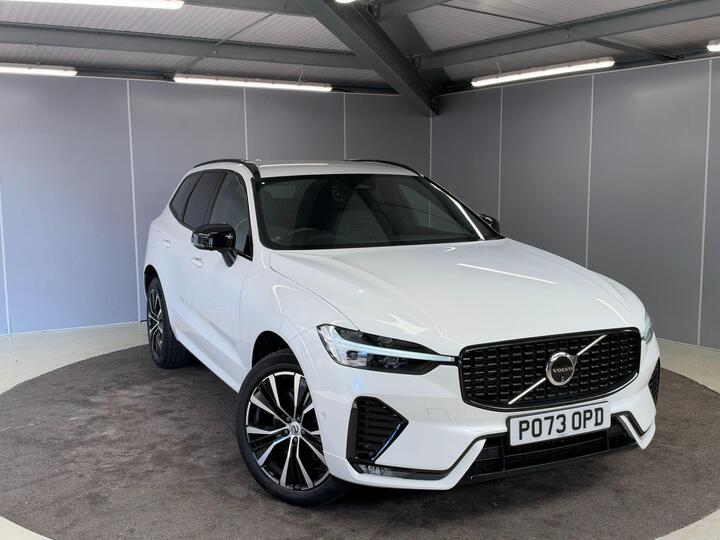 Volvo XC60 2.0 B5 MHEV Plus Auto AWD Euro 6 (s/s) 5dr