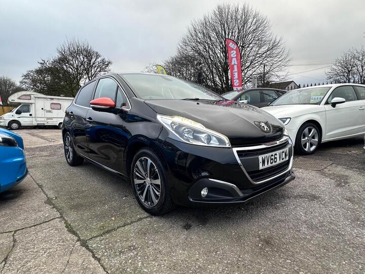 Peugeot 208 1.2 PureTech Roland Garros Euro 6 (s/s) 5dr Peugeot 208 1.2 PureTech Roland Garros Euro 6 (s/s) 5dr