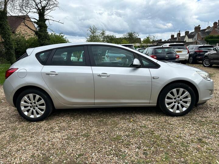 Vauxhall Astra 1.7 CDTi Exclusiv Euro 5 5dr