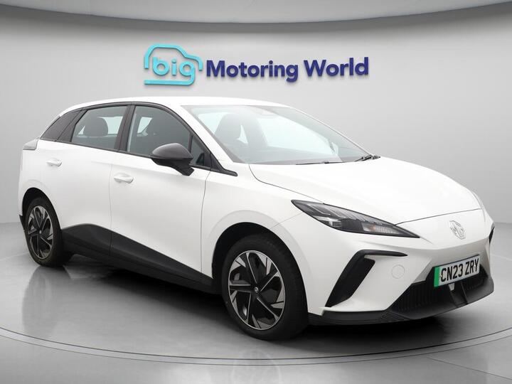 MG MG4 64kWh SE Long Range Auto 5dr