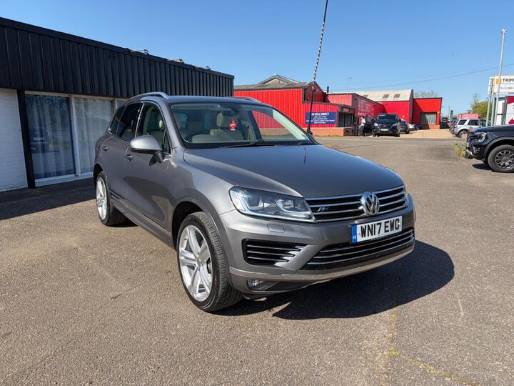 Volkswagen Touareg 3.0 TDI V6 BlueMotion Tech R-Line Plus Tiptronic 4WD Euro 6 (s/s) 5dr