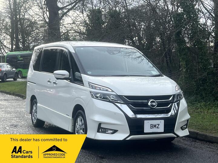 Nissan Serena 2.0S-Hybrid HighwayStar V Selection 2 8S
