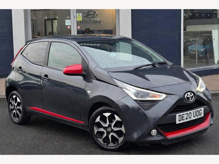Toyota AYGO 1.0 VVT-i X-trend Funroof X-shift Euro 6 5dr Toyota AYGO 1.0 VVT-i X-trend Funroof X-shift Euro 6 5dr