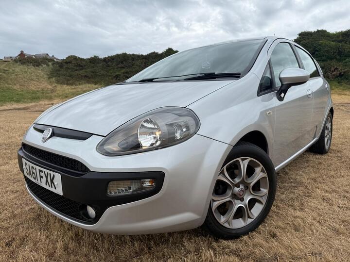 Fiat Punto Evo 1.4 GP Euro 5 (s/s) 5dr Fiat Punto Evo 1.4 GP Euro 5 (s/s) 5dr