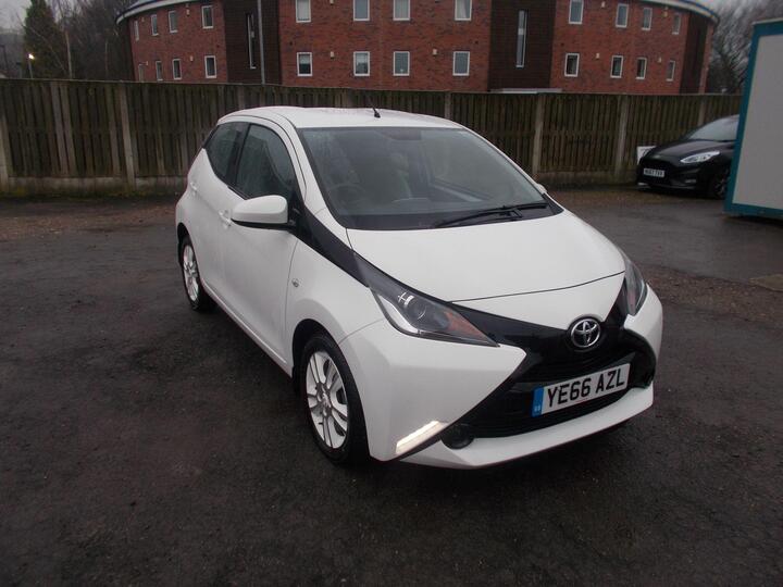 Toyota AYGO 1.0 VVT-i X-play Euro 6 5dr