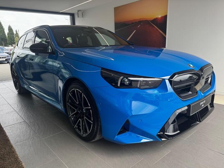 BMW M5 4.4 22.1kWh Touring Steptronic XDrive Euro 6 (s/s) 5dr