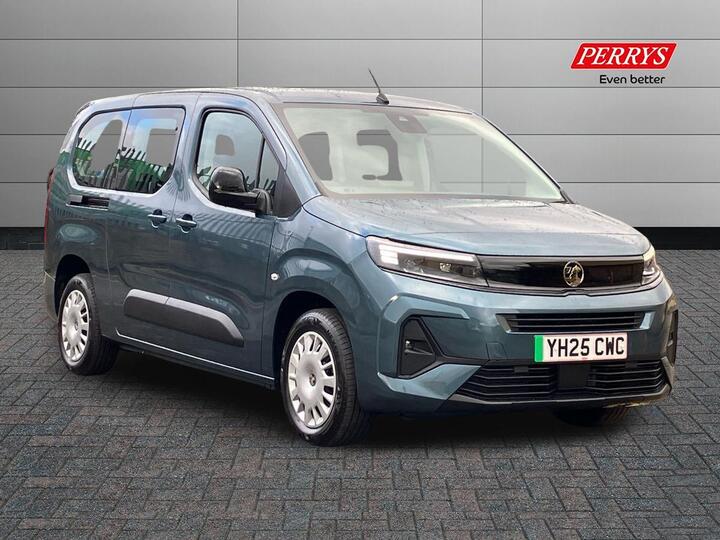 Vauxhall Combo Life 52kWh Design XL MPV Auto 5dr (7.4kW Charger) Vauxhall Combo Life 52kWh Design XL MPV Auto 5dr (7.4kW Charger)
