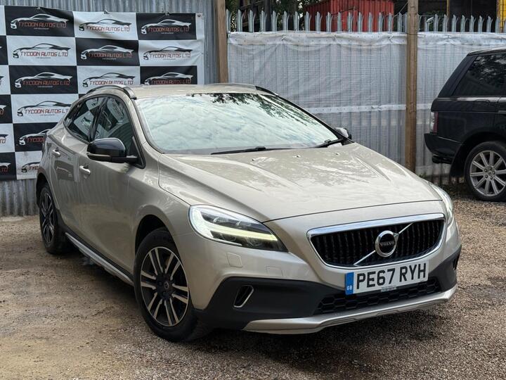 Volvo V40 Cross Country 2.0 D2 Nav Plus Euro 6 (s/s) 5dr Volvo V40 Cross Country 2.0 D2 Nav Plus Euro 6 (s/s) 5dr