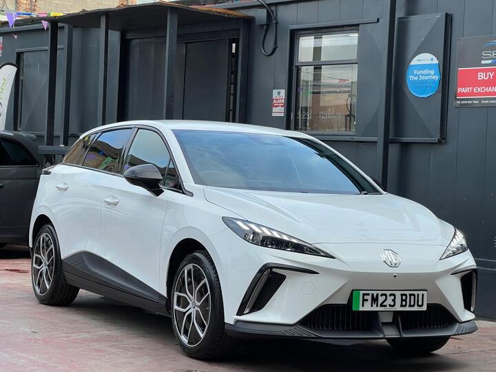 MG MG4 64kWh Trophy Long Range Auto 5dr