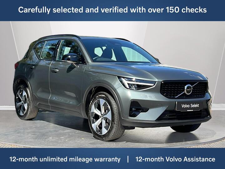 Volvo XC40 2.0 B3 MHEV Plus Dark DCT Auto Euro 6 (s/s) 5dr