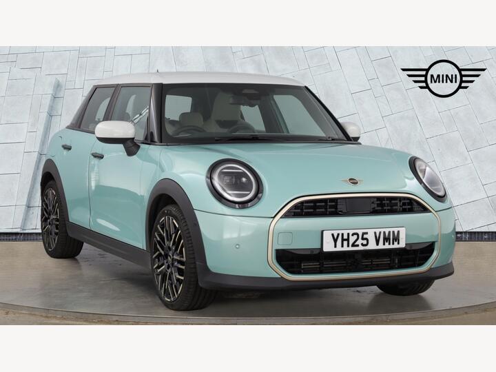 MINI Hatch 1.5C Exclusive Steptronic Euro 6 (s/s) 5dr