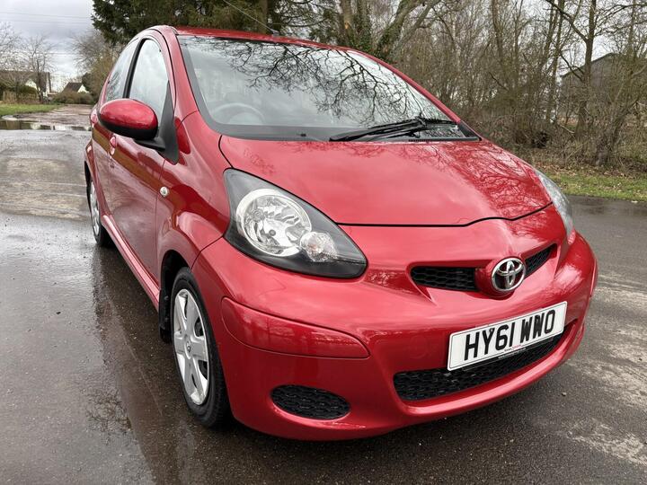 Toyota AYGO 1.0 VVT-i Ice Euro 5 5dr Toyota AYGO 1.0 VVT-i Ice Euro 5 5dr
