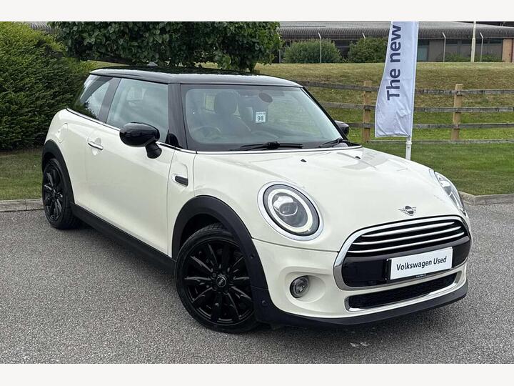 MINI Cooper Exclusive Hatchback 3-Door 1.5 Cooper Exclusive Steptronic Euro 6 (s/s) 3dr