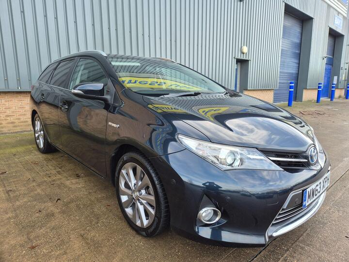 Toyota Auris 1.8 VVT-h Excel Touring Sports CVT Euro 5 (s/s) 5dr Toyota Auris 1.8 VVT-h Excel Touring Sports CVT Euro 5 (s/s) 5dr