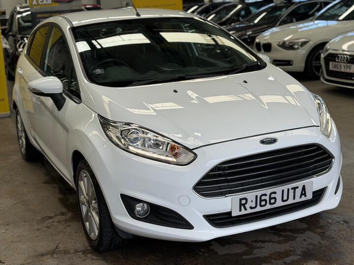 Ford Fiesta 1.0T EcoBoost Titanium Euro 6 (s/s) 5dr