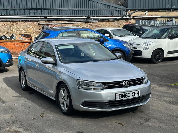 Volkswagen Jetta 1.6 TDI BlueMotion Tech SE DSG Euro 5 (s/s) 4dr