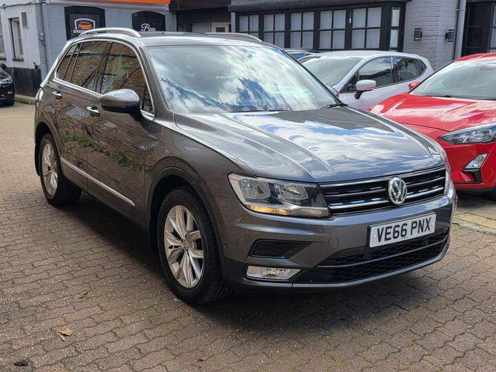 Volkswagen Tiguan 2.0 TDI BlueMotion Tech SE Navigation DSG 4Motion Euro 6 (s/s) 5dr