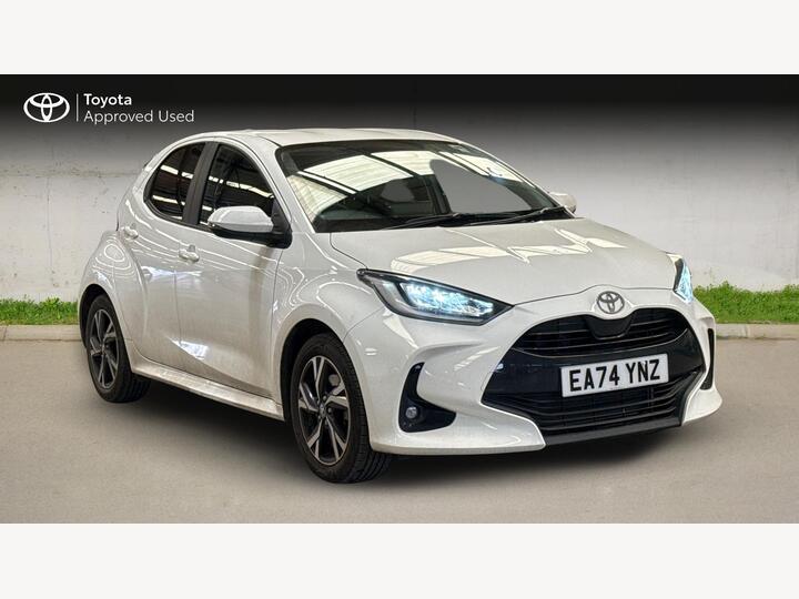 Toyota Yaris 1.5 VVT-h Design E-CVT Euro 6 (s/s) 5dr
