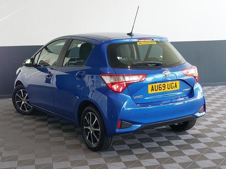 Toyota Yaris 1.5 VVT-h Icon Tech E-CVT Euro 6 (s/s) 5dr