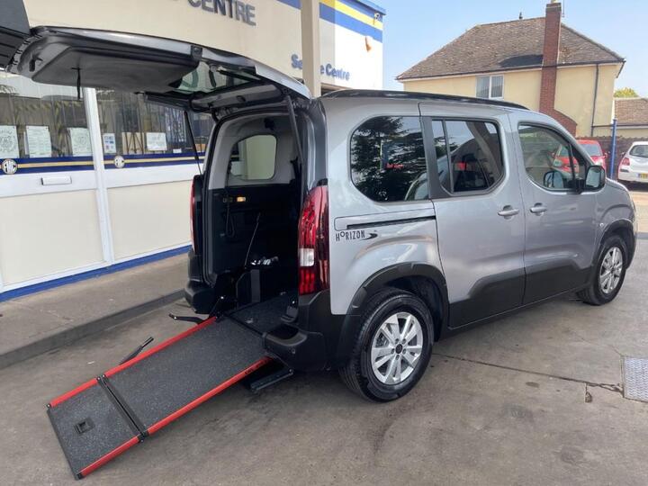 Peugeot Rifter 1.5 BlueHDi Allure 5dr WHEELCHAIR ACCESSIBLE VEHICLE 5 SEATS Peugeot Rifter 1.5 BlueHDi Allure 5dr WHEELCHAIR ACCESSIBLE VEHICLE 5 SEATS