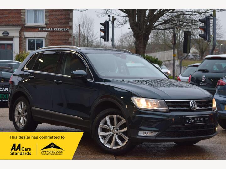 Volkswagen TIGUAN 2.0 TDI BlueMotion Tech SE Navigation 4Motion Euro 6 (s/s) 5dr Volkswagen TIGUAN 2.0 TDI BlueMotion Tech SE Navigation 4Motion Euro 6 (s/s) 5dr