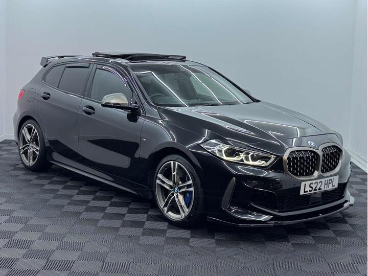 BMW 1 Series 2.0 M135i Auto XDrive Euro 6 (s/s) 5dr BMW 1 Series 2.0 M135i Auto XDrive Euro 6 (s/s) 5dr