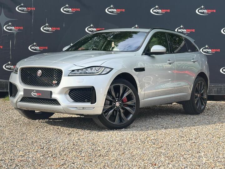 Jaguar F-PACE 3.0 D300 V6 First Edition Auto AWD Euro 6 (s/s) 5dr