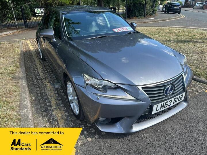 Lexus IS 2.5 300h Premier E-CVT Euro 5 (s/s) 4dr