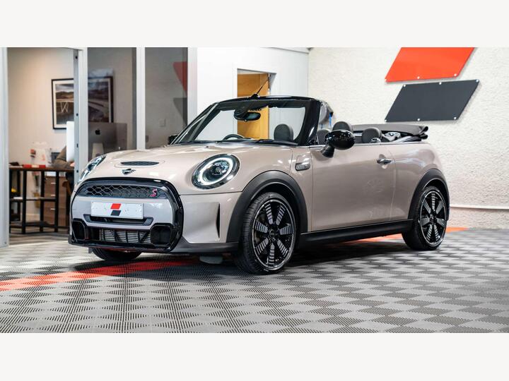MINI CONVERTIBLE 2.0 Cooper S Exclusive Steptronic Euro 6 (s/s) 2dr MINI CONVERTIBLE 2.0 Cooper S Exclusive Steptronic Euro 6 (s/s) 2dr