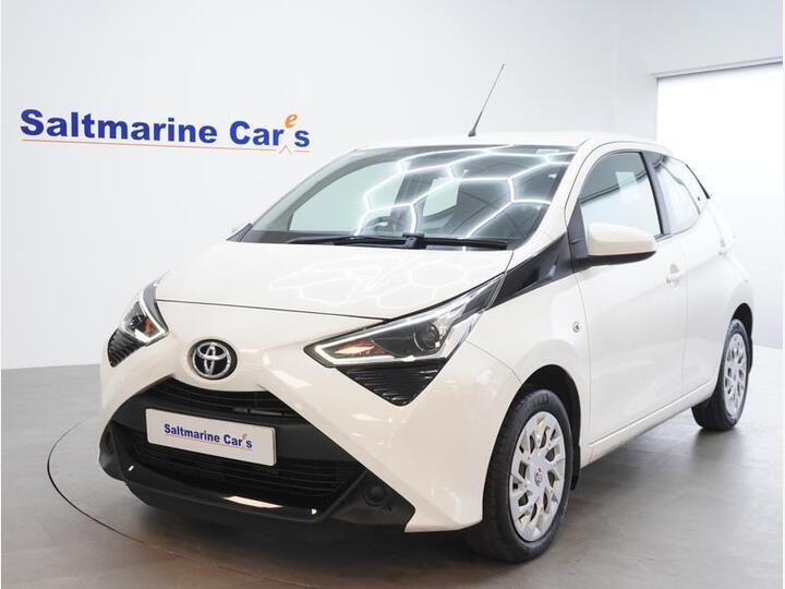 Toyota AYGO 1.0 VVT-i X-play Euro 6 5dr Toyota AYGO 1.0 VVT-i X-play Euro 6 5dr