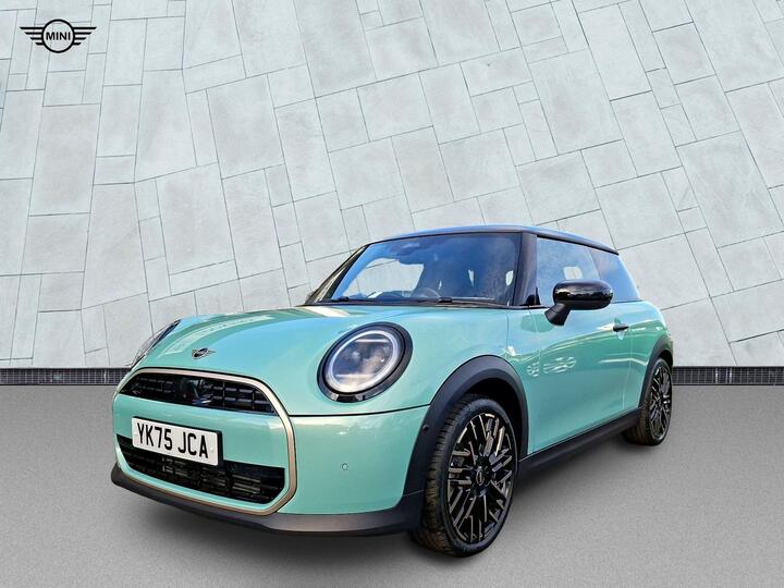 MINI Cooper 1.5C Exclusive Steptronic Euro 6 (s/s) 3dr