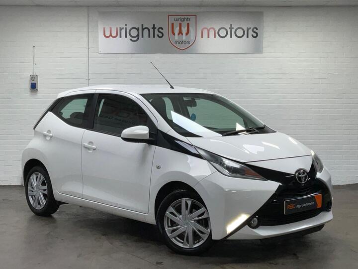 Toyota AYGO 1.0 VVT-i X-pression Euro 5 5dr Euro 5 Toyota AYGO 1.0 VVT-i X-pression Euro 5 5dr Euro 5