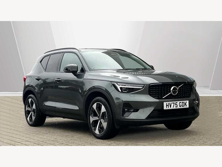 Volvo XC40 2.0 B3 MHEV Plus Dark DCT Auto Euro 6 (s/s) 5dr