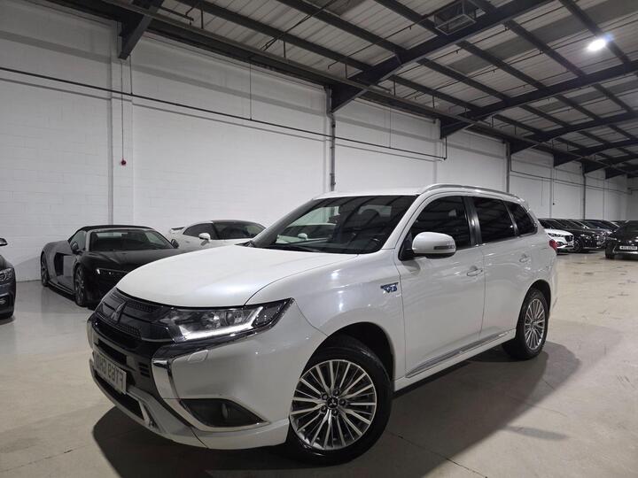 Mitsubishi Outlander 2.4h TwinMotor 13.8kWh Dynamic CVT 4WD Euro 6 (s/s) 5dr Mitsubishi Outlander 2.4h TwinMotor 13.8kWh Dynamic CVT 4WD Euro 6 (s/s) 5dr