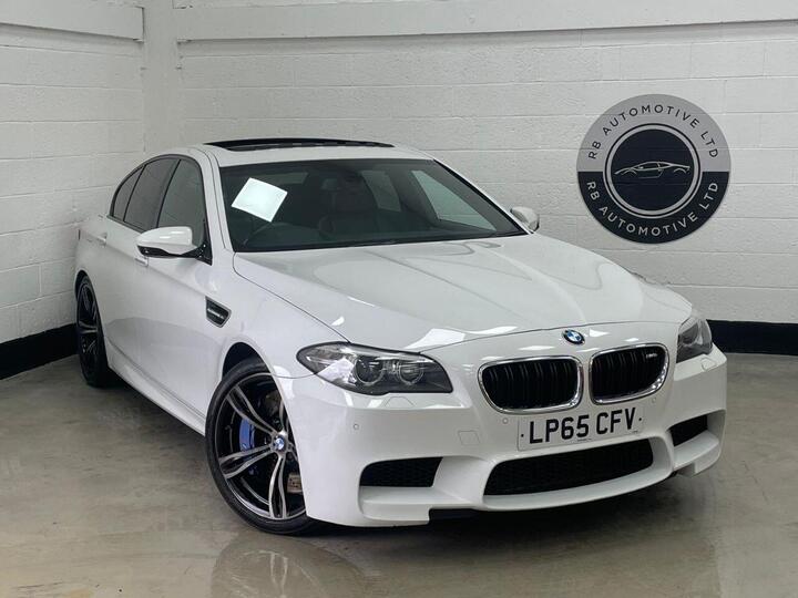 BMW M5 4.4 V8 DCT Euro 6 (s/s) 4dr