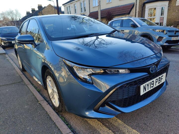 Toyota Corolla 1.8 VVT-h Icon Tech CVT Euro 6 (s/s) 5dr