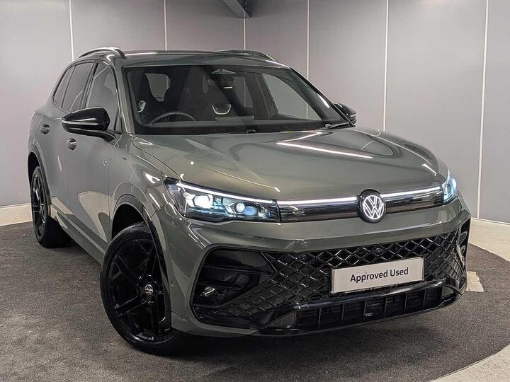 Volkswagen Tiguan 2.0 TSI Black Edition DSG 4Motion Euro 6 (s/s) 5dr Volkswagen Tiguan 2.0 TSI Black Edition DSG 4Motion Euro 6 (s/s) 5dr