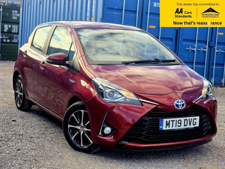 Toyota Yaris 1.5 VVT-h Icon Tech E-CVT Euro 6 (s/s) 5dr