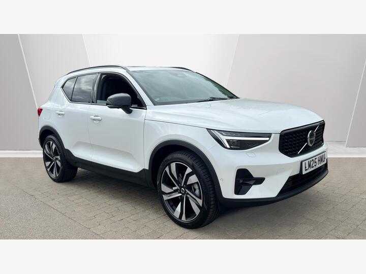 Volvo XC40 2.0 B3 MHEV Ultra Dark DCT Auto Euro 6 (s/s) 5dr