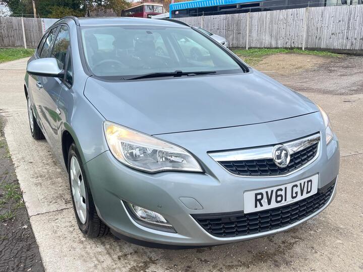Vauxhall Astra 1.6 16V Exclusiv Sports Tourer Euro 5 5dr Vauxhall Astra 1.6 16V Exclusiv Sports Tourer Euro 5 5dr