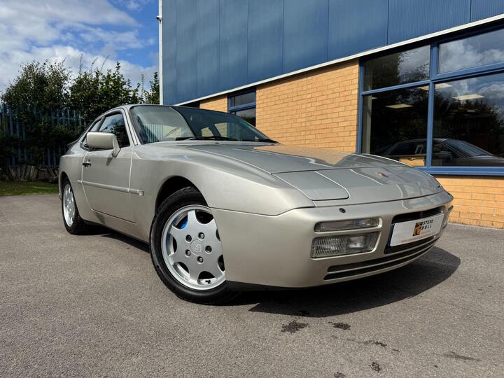 Porsche 944 2.5 Turbo 2dr