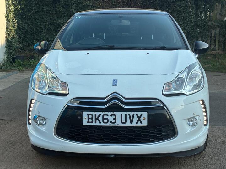 Citroen DS3 1.6 E-HDi Airdream DStyle Euro 5 (s/s) 3dr Citroen DS3 1.6 E-HDi Airdream DStyle Euro 5 (s/s) 3dr