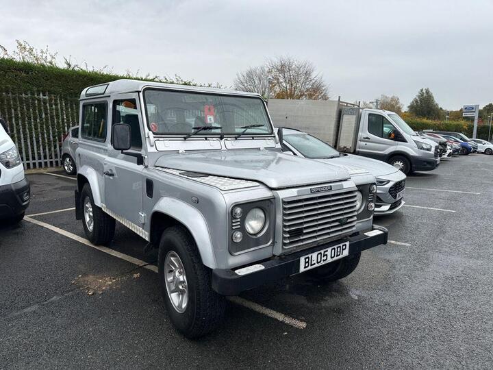 Land Rover Defender 90 2.5 TD5 XS Station Wagon 3dr Land Rover Defender 90 2.5 TD5 XS Station Wagon 3dr